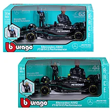 Автомодель з фігуркою Bburago - Mercedes-AMG F1 W14 E Perform