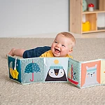 Розвиваюча книжка-розкладачка Taf Toys Веселі пригоди (12385)