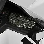 Дитячий електромобіль Mercedes Bambi M 6292EBLR-1 Білий